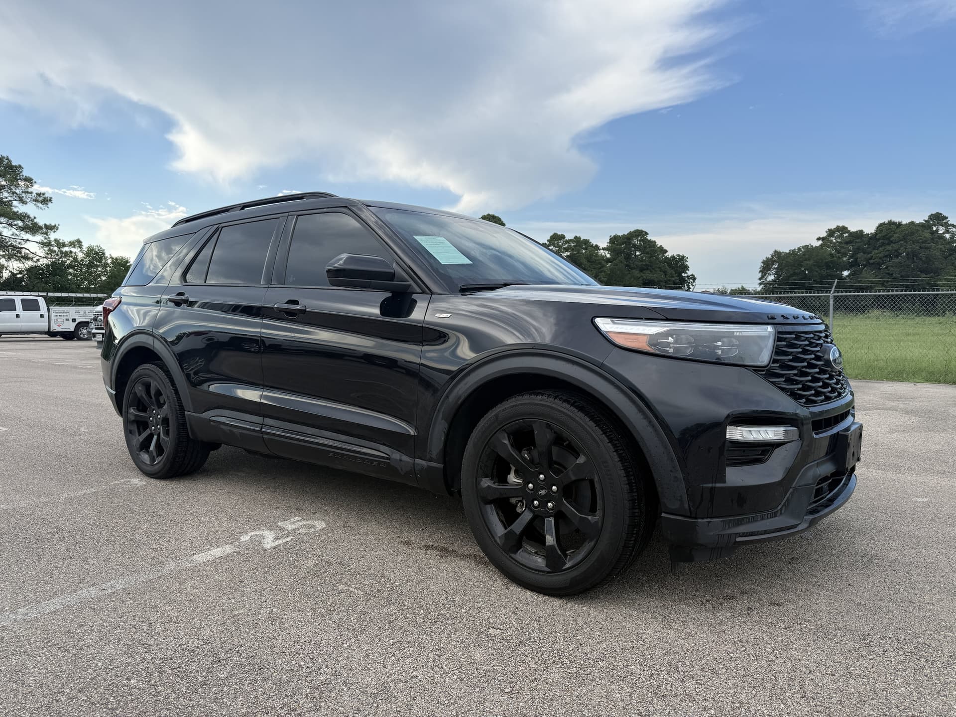 2023 Ford Explorer ST-Line — photo 1 of 5