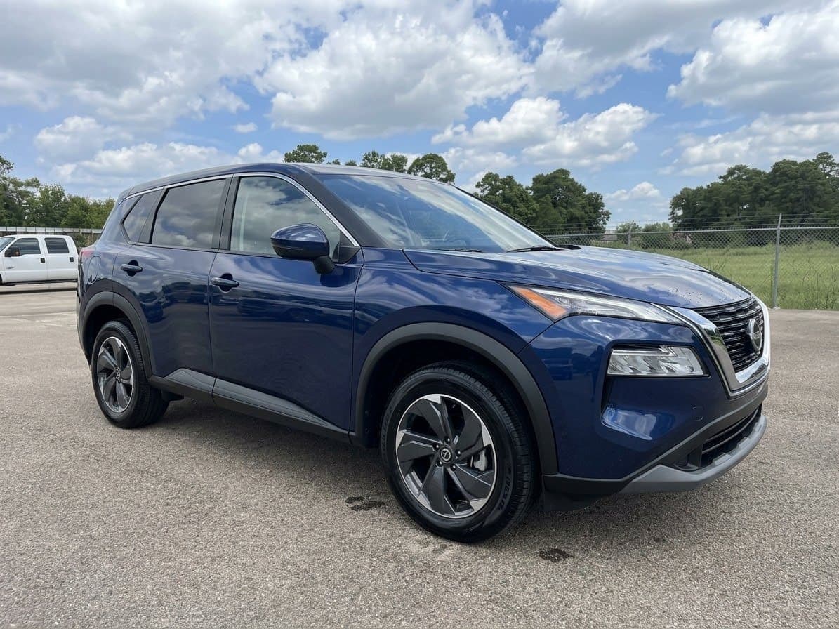 2024 Nissan Rogue SV — photo 1 of 5