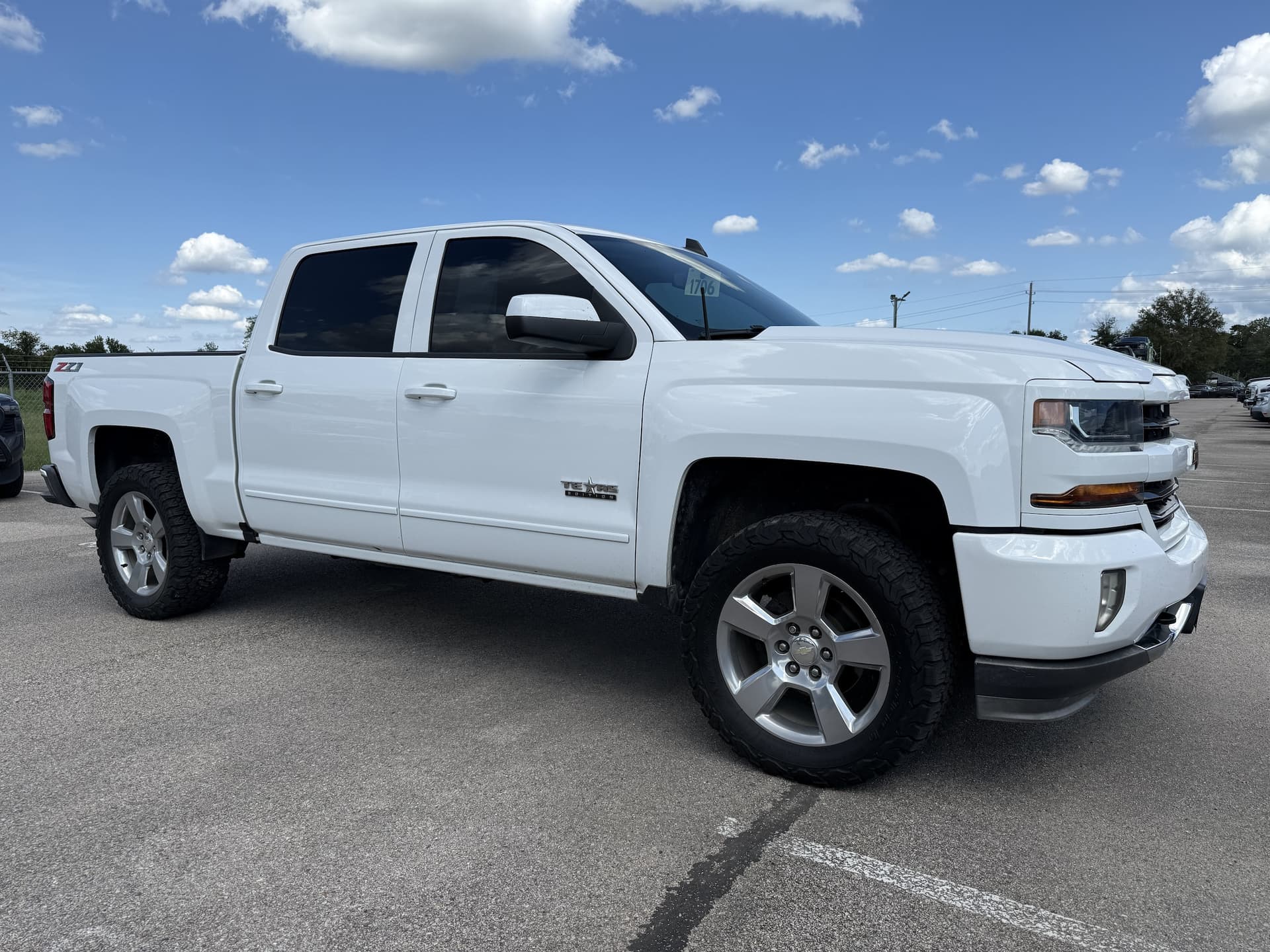 2018 Chevrolet Silverado 1500 LT — photo 1 of 5