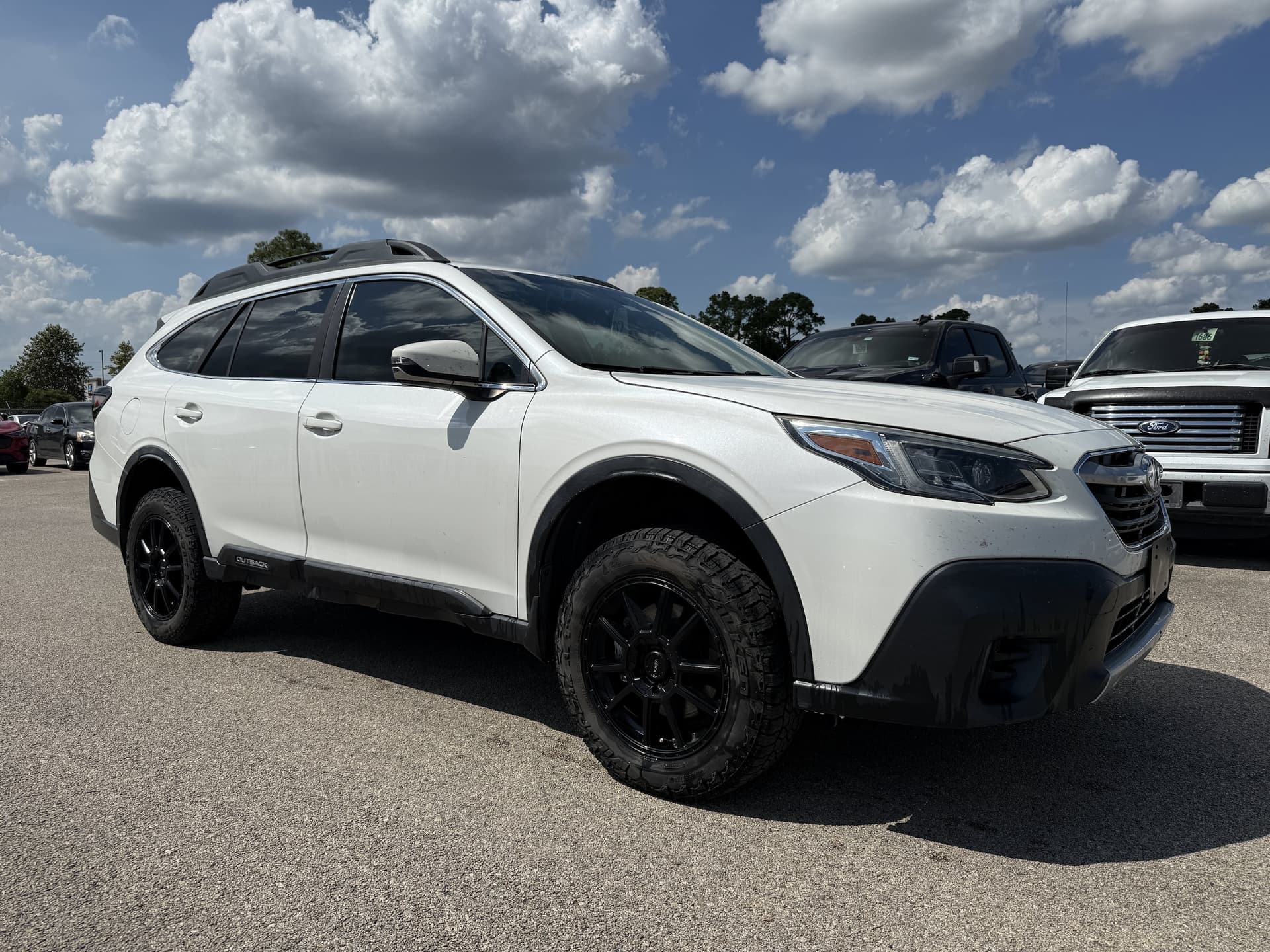 2022 Subaru Outback Limited — photo 1 of 5