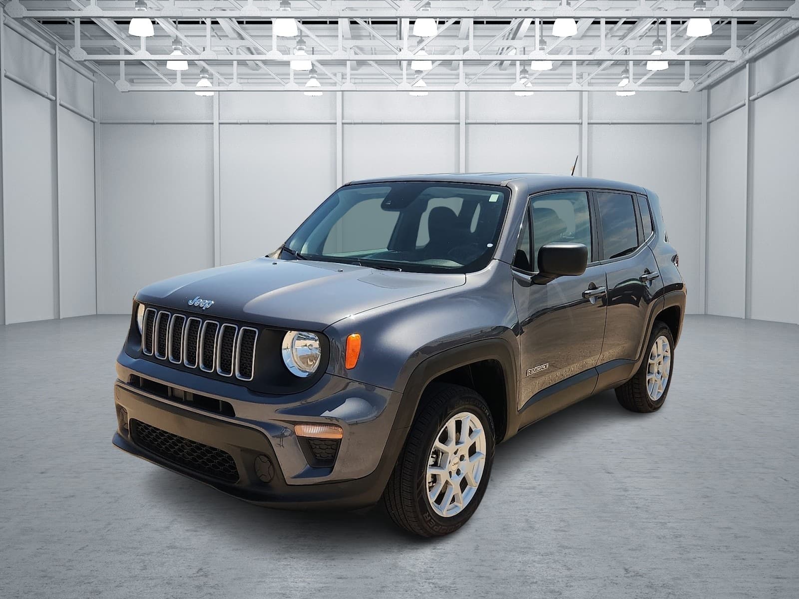 2023 Jeep Renegade Latitude — photo 1 of 20