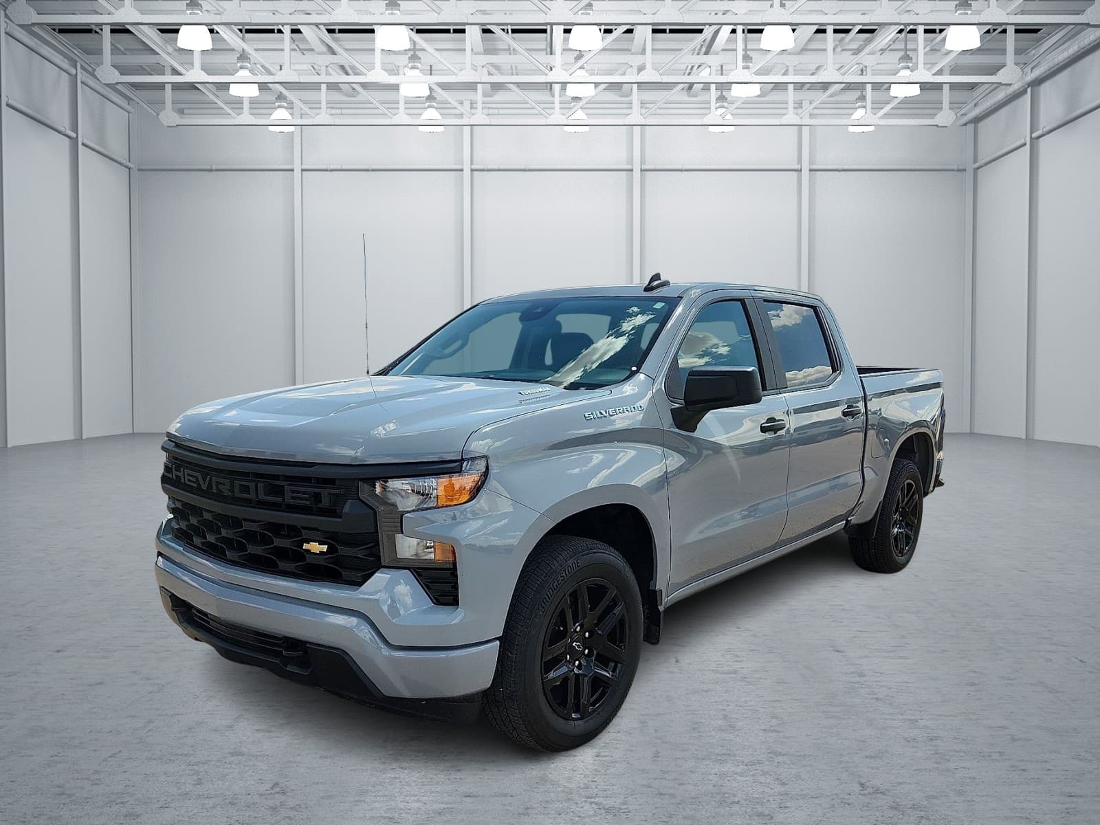2025 Chevrolet Silverado 1500 Custom — photo 1 of 20