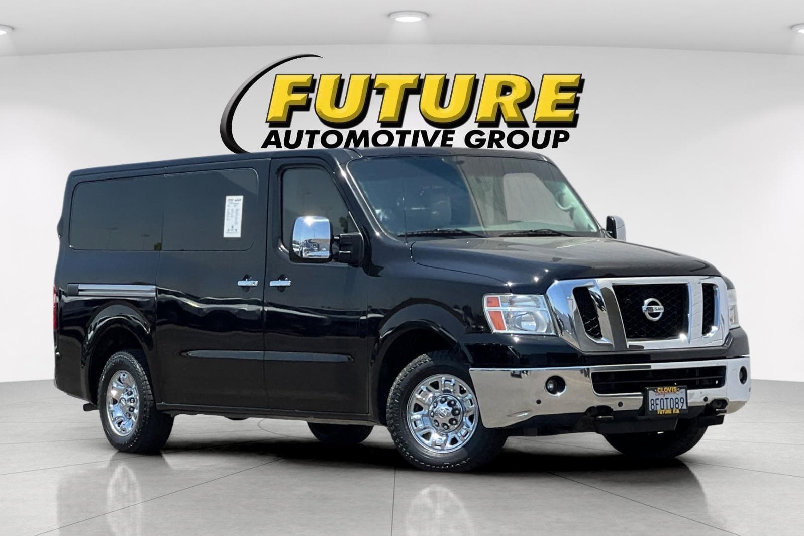 Foto de 2018 Nissan NV Passenger SL