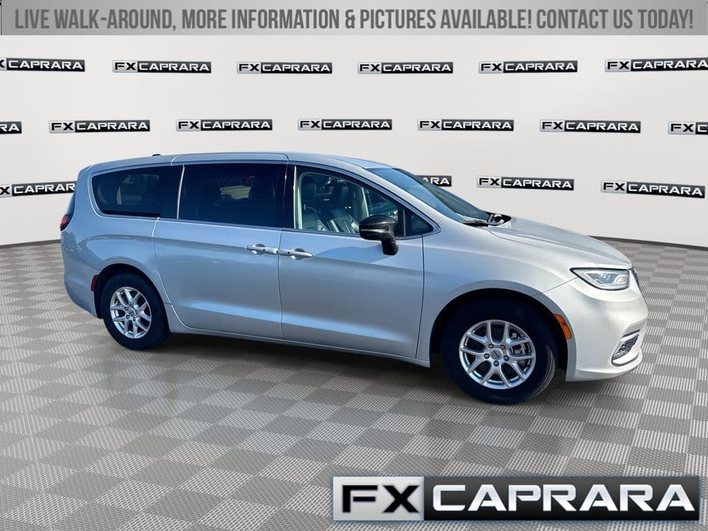 2024 Chrysler Pacifica Touring L — photo 1 of 25