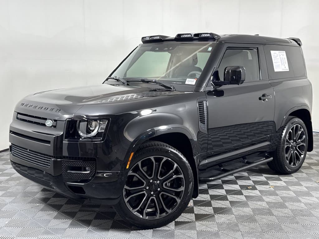 2023 Land Rover Defender V8 — photo 1 of 34