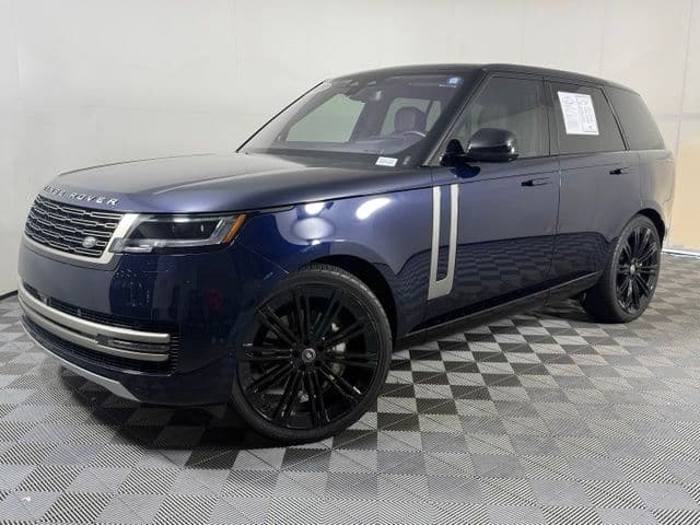 2023 Land Rover Range Rover SE — photo 1 of 34