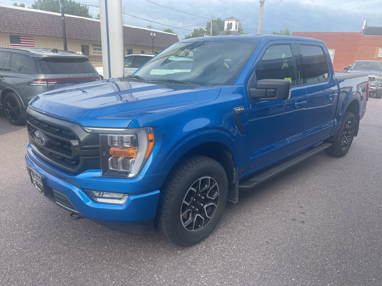 2021 Ford F-150 XLT — photo 1 of 28