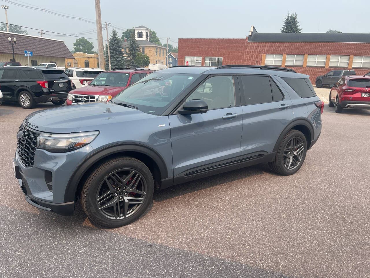2025 Ford Explorer ST-Line — photo 1 of 29