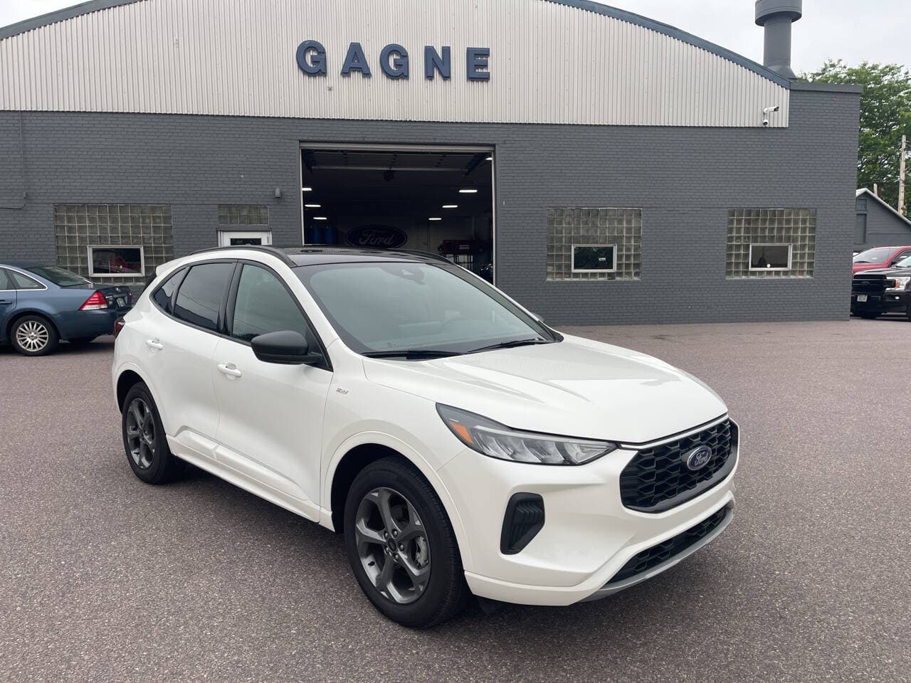 2024 Ford Escape ST-Line — photo 1 of 25