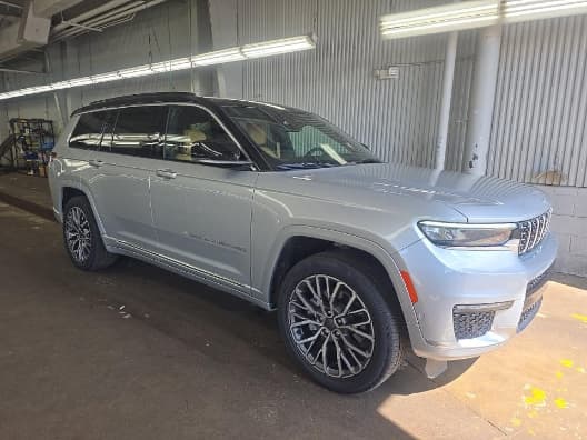 2025 Jeep Grand Cherokee L Summit Reserve — photo 1 of 17