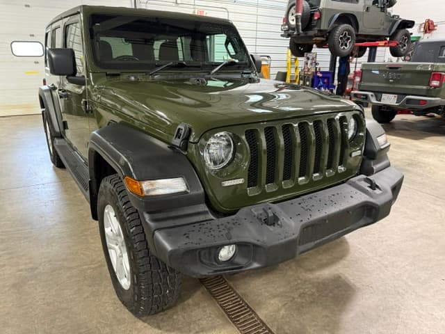 2021 Jeep Wrangler Base — photo 1 of 44