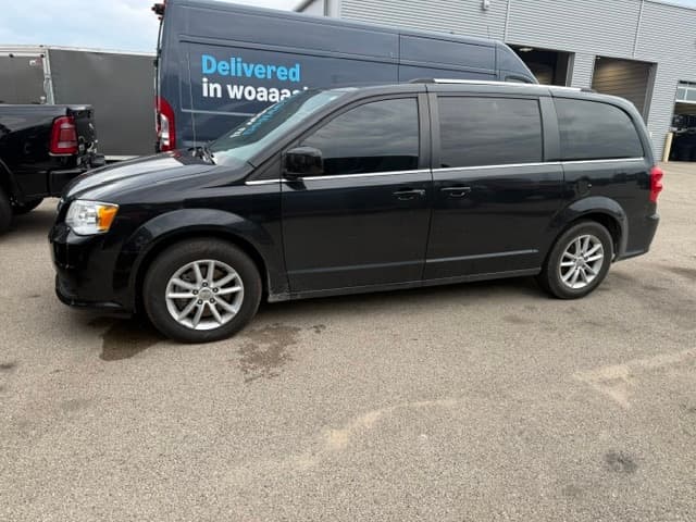 2020 Dodge Grand Caravan SXT — photo 1 of 6