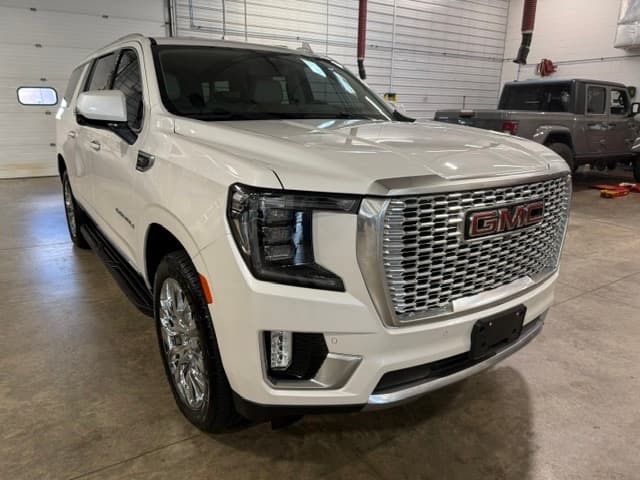 2021 GMC Yukon XL Denali — photo 1 of 61