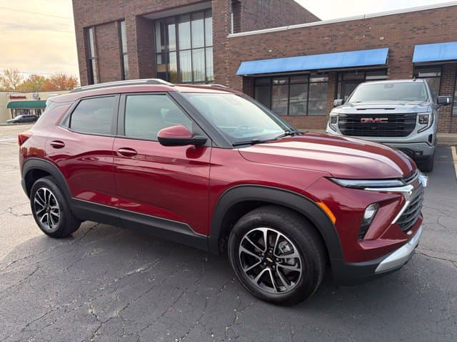 2024 Chevrolet Trailblazer LT — photo 1 of 27