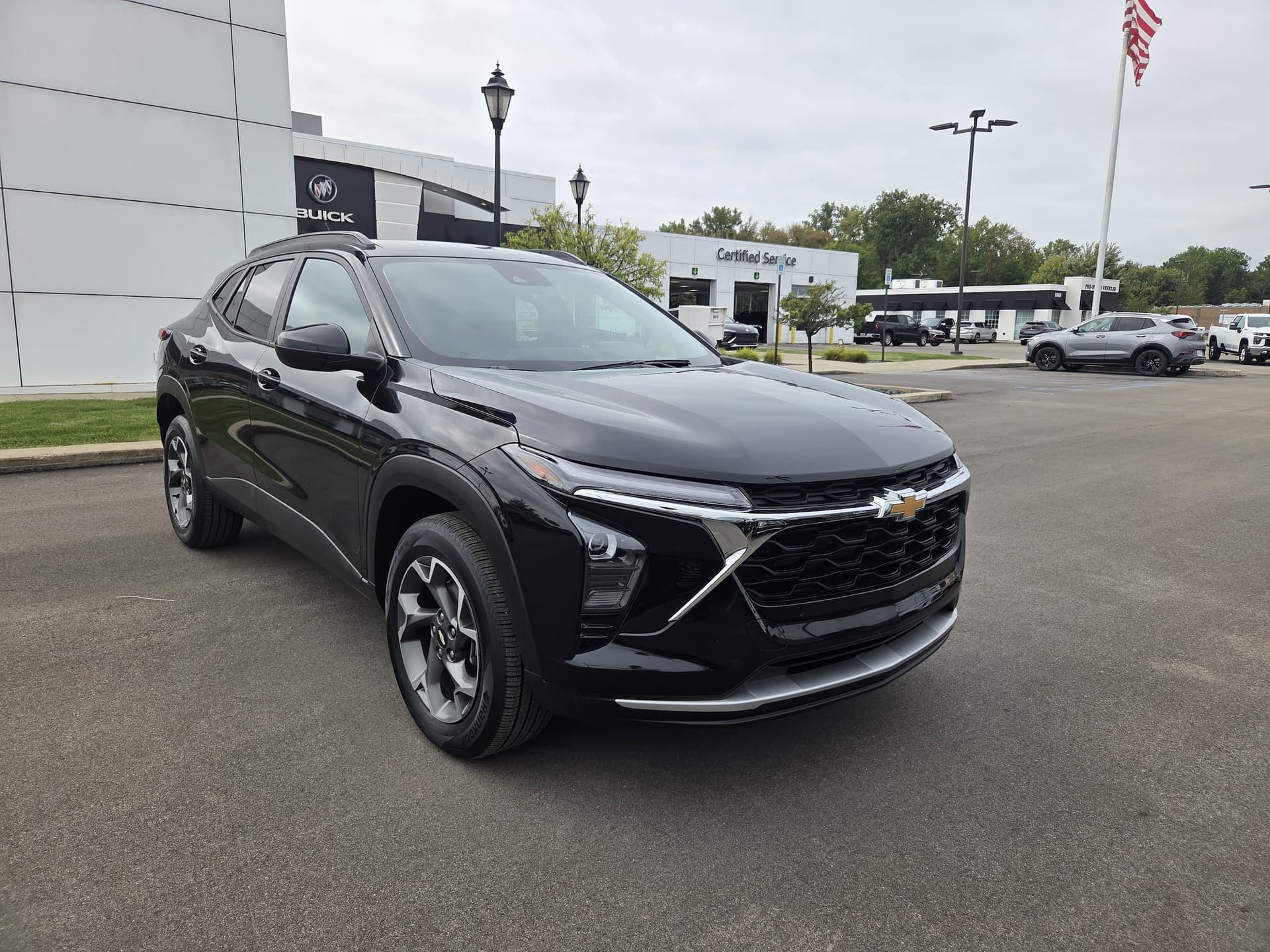 2025 Chevrolet Trax LT — photo 1 of 20