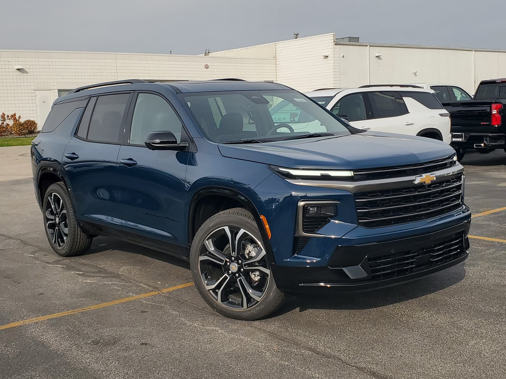 2027 Chevrolet Traverse AWD High Country — photo 1 of 45