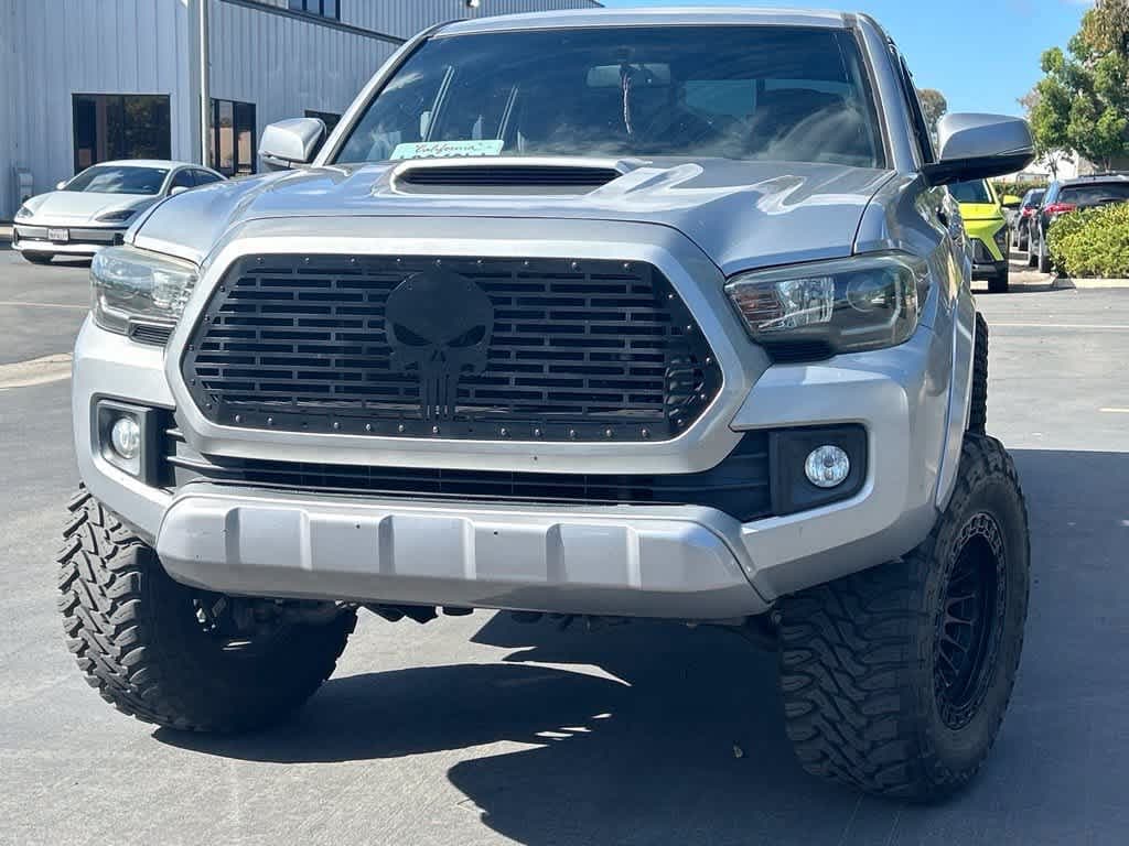 2016 Toyota Tacoma TRD Sport — photo 1 of 9