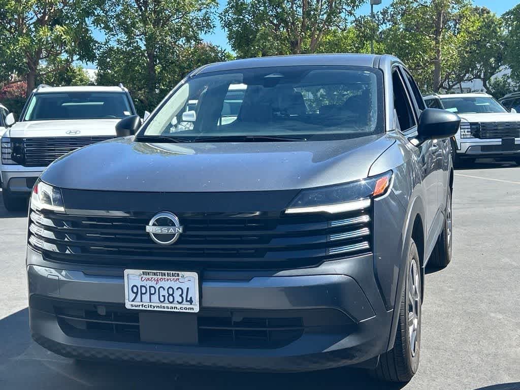 2025 Nissan Kicks S — photo 1 of 8