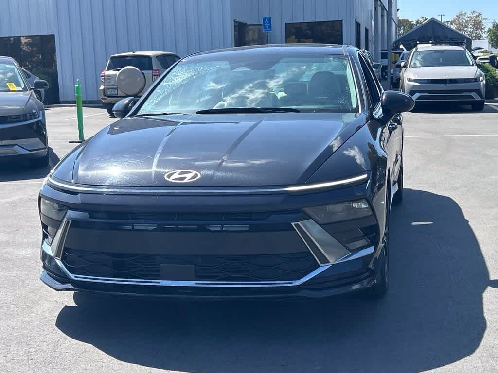 2025 Hyundai Sonata SEL — photo 1 of 9