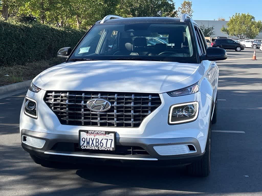 2025 Hyundai Venue Limited — photo 1 of 11