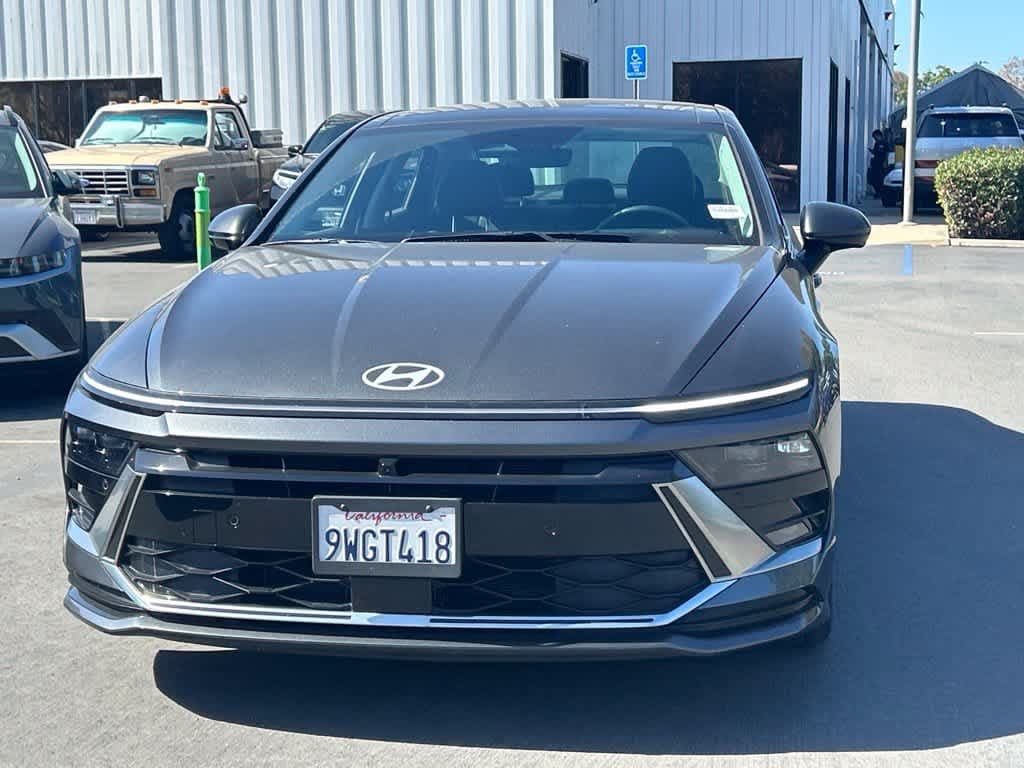2025 Hyundai Sonata Hybrid Limited — photo 1 of 12