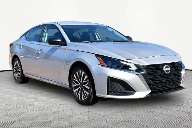 2025 Nissan Altima SV — photo 1 of 22