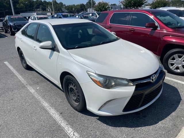 2016 Toyota Camry XLE — photo 1 of 4