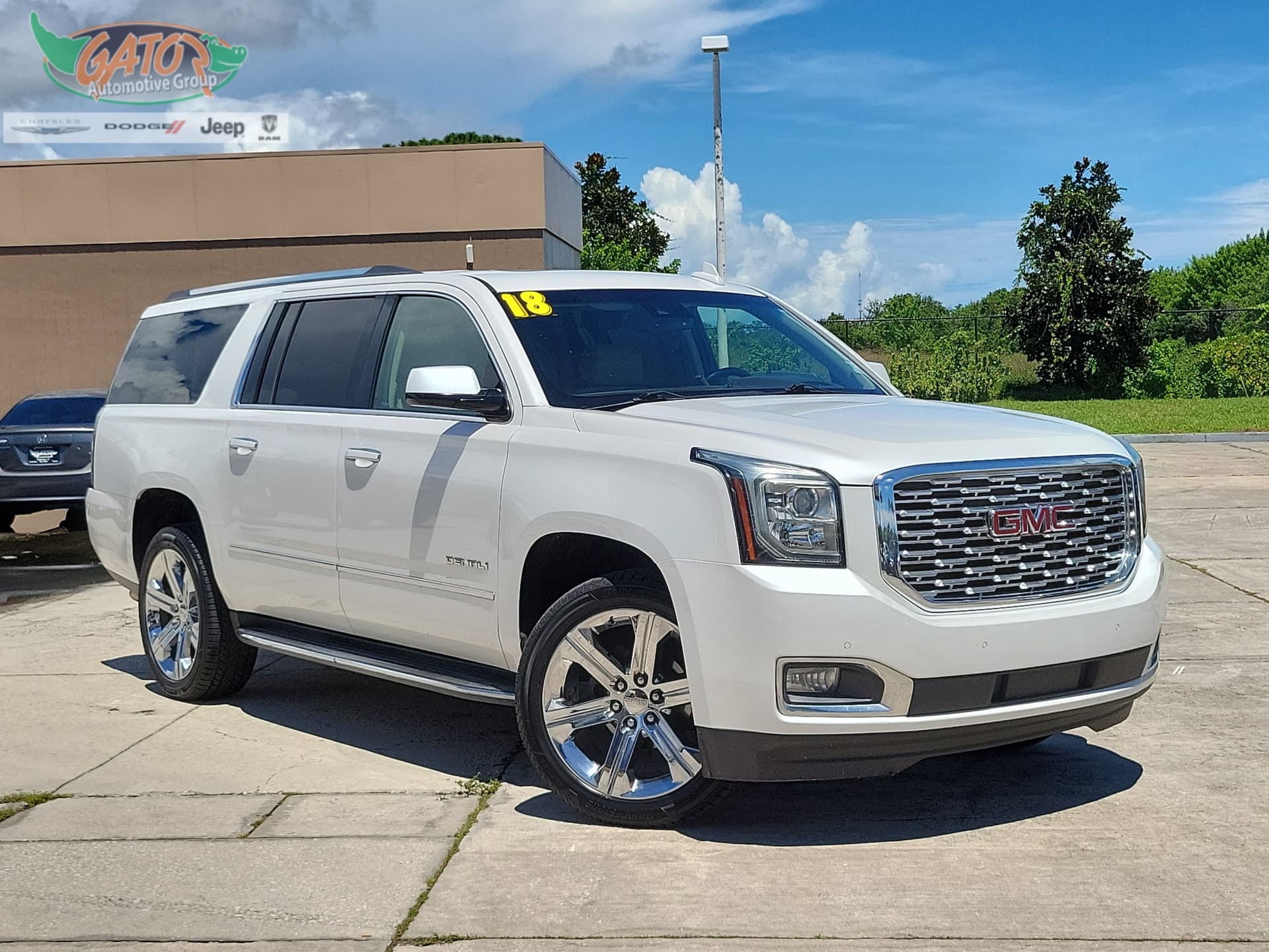 2018 GMC Yukon XL Denali — photo 1 of 30
