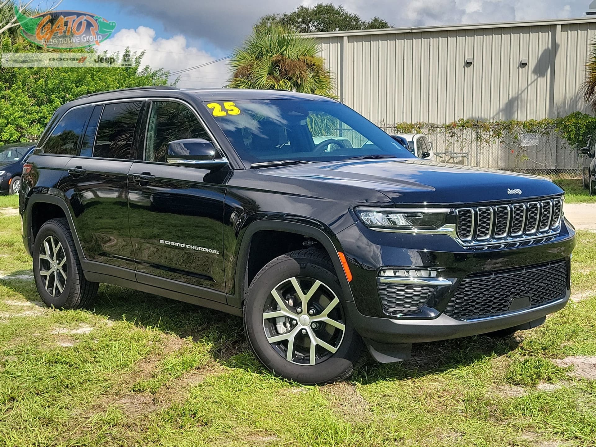 2025 Jeep Grand Cherokee Limited — photo 1 of 33