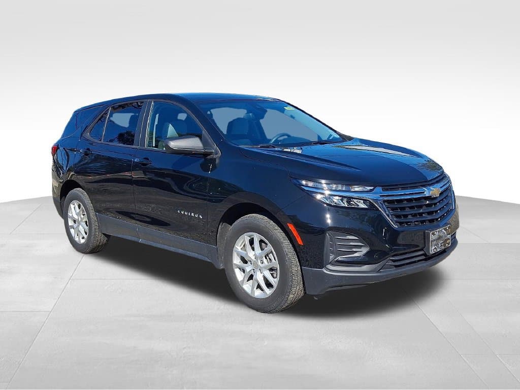 2024 Chevrolet Equinox LS — photo 1 of 36