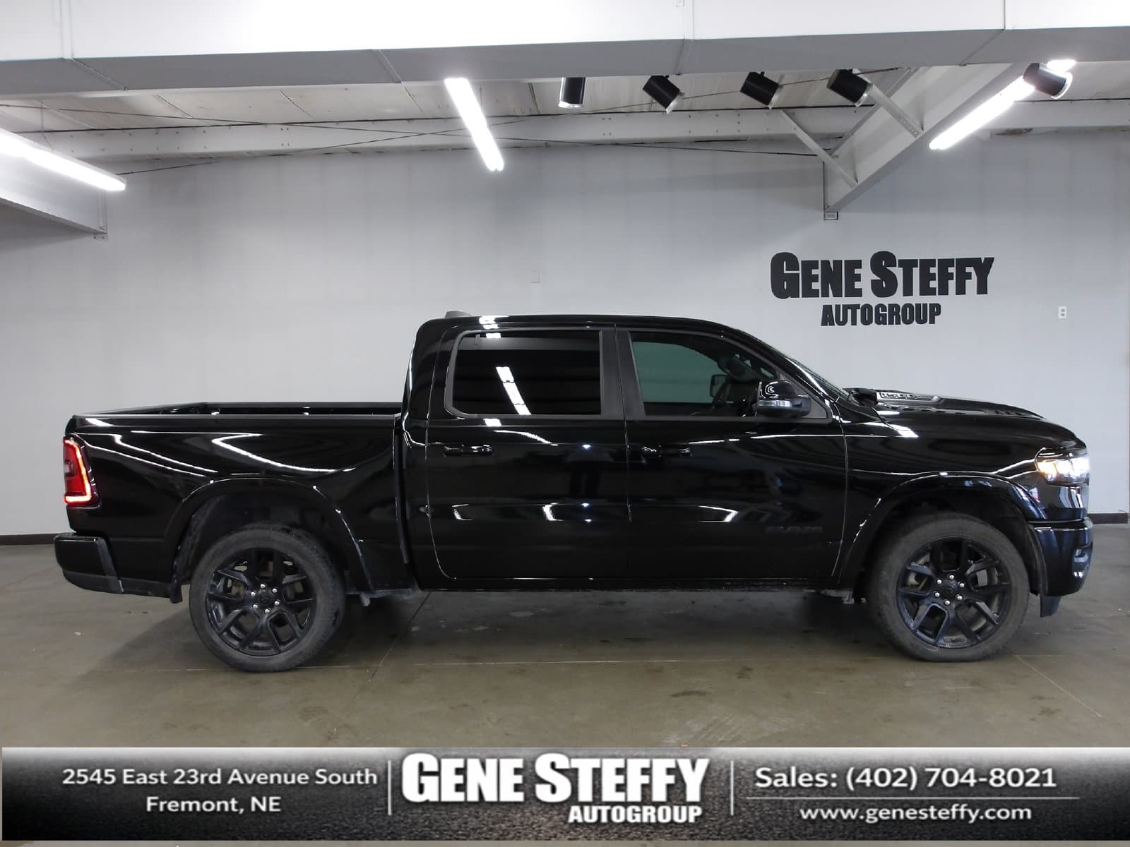 2025 RAM 1500 Laramie — photo 1 of 12