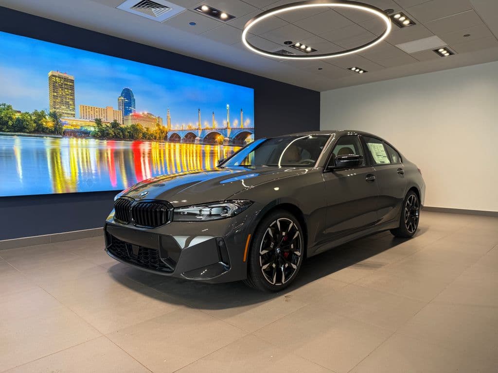 2026 BMW 3 Series 330i xDrive — photo 1 of 40