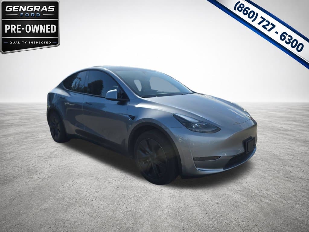2024 Tesla Model Y Long Range — photo 1 of 41