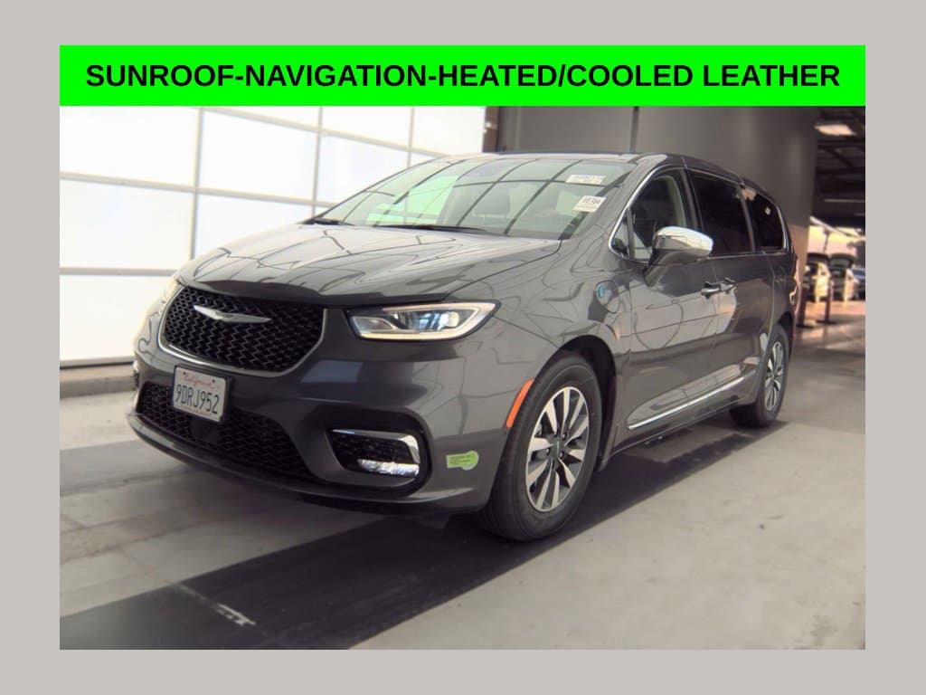 2022 Chrysler Pacifica Hybrid Limited — photo 1 of 10
