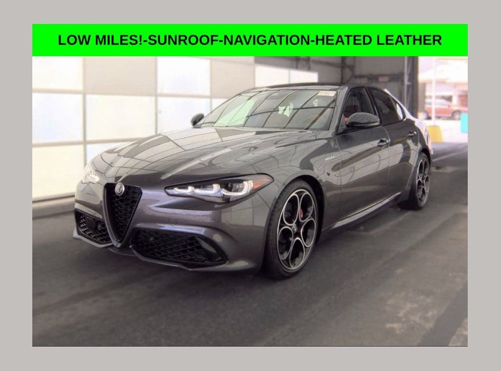 2024 Alfa Romeo Giulia Veloce — photo 1 of 10