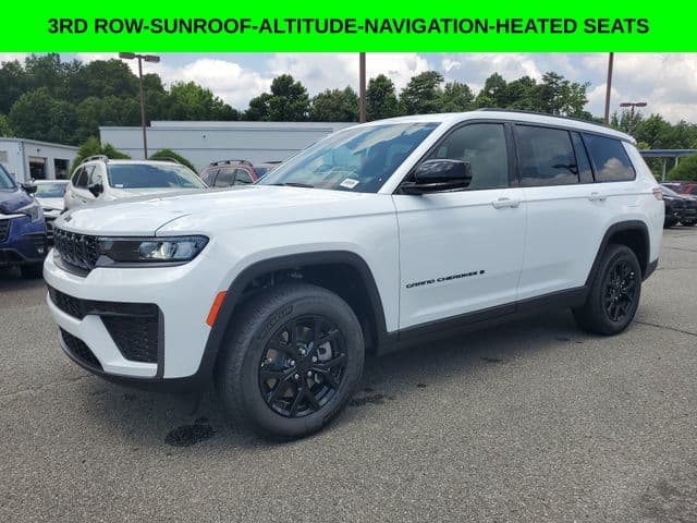2027 Jeep Grand Cherokee L Laredo Altitude — photo 1 of 12