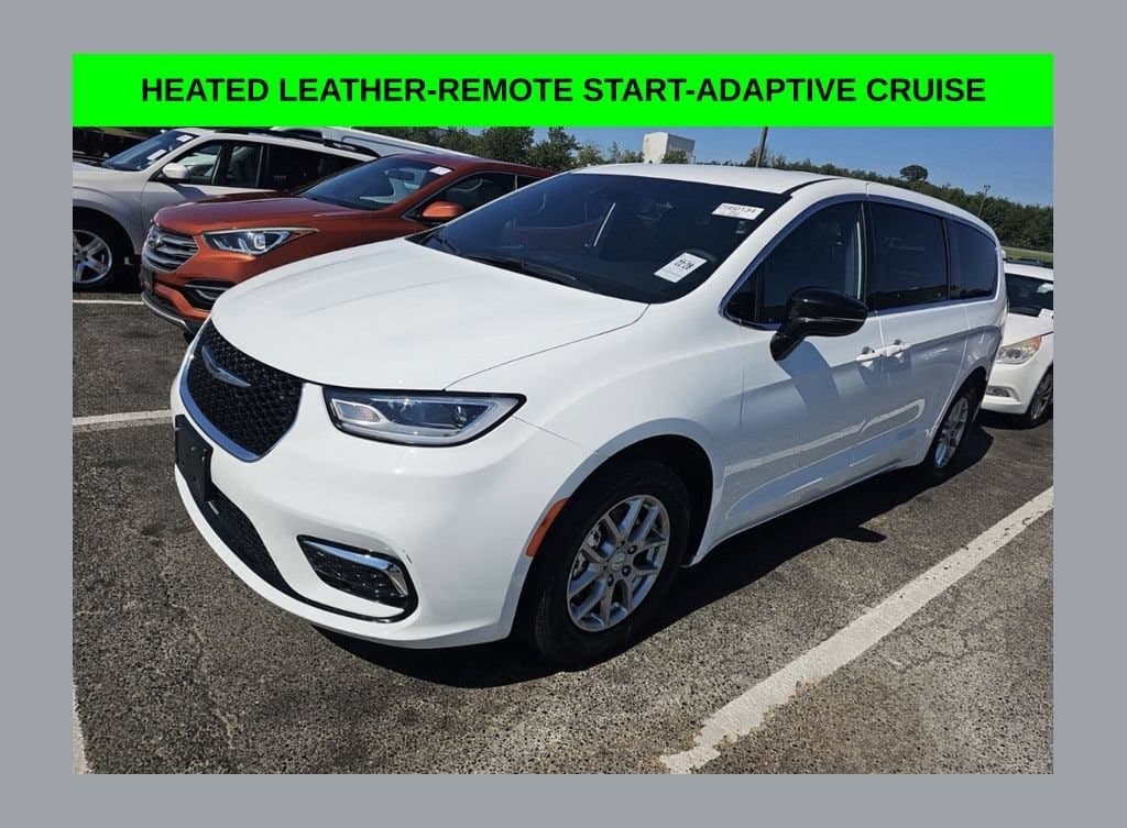 2026 Chrysler Pacifica Select — photo 1 of 10