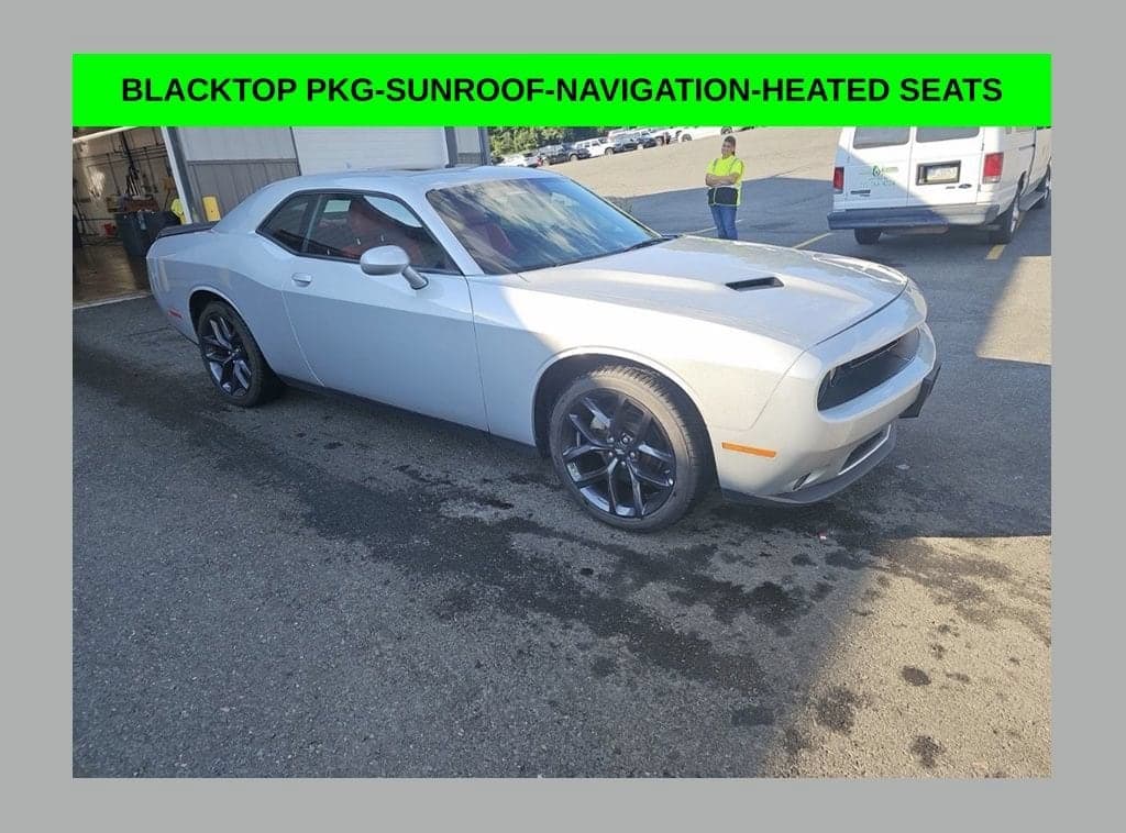 2023 Dodge Challenger SXT — photo 1 of 10