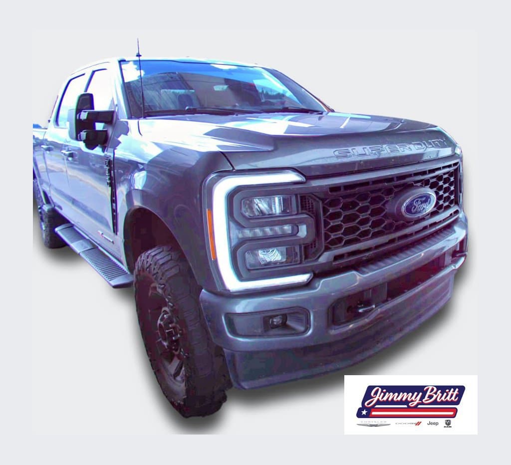 2023 Ford Super Duty F-350 SRW LARIAT — photo 1 of 3