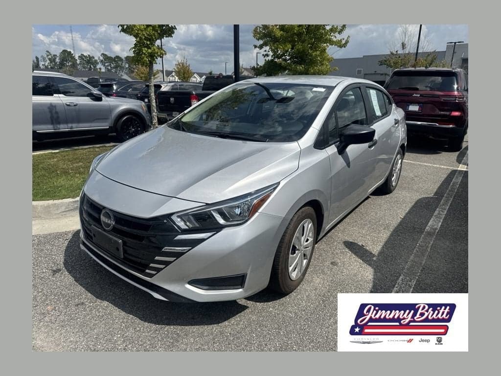 2024 Nissan Versa S — photo 1 of 14