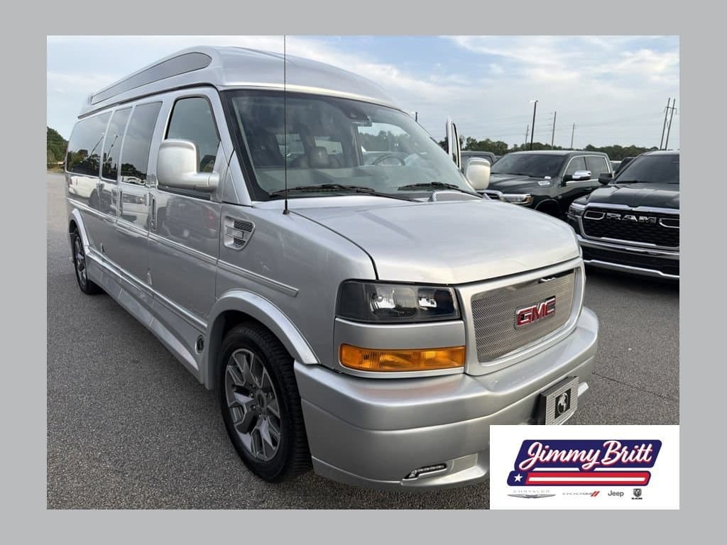 2025 GMC Savana Cargo Van Work Van — photo 1 of 33