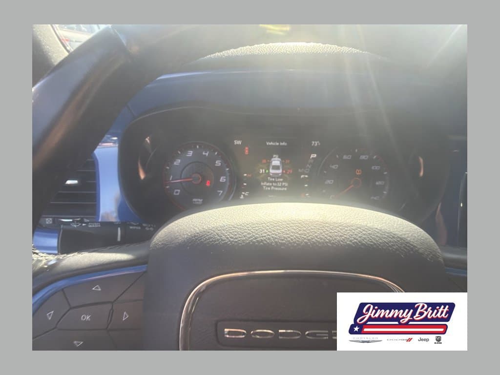 2023 Dodge Charger SXT — photo 1 of 6