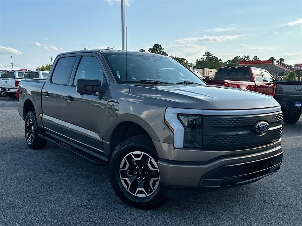 Foto de 2023 Ford F-150 Lightning XLT