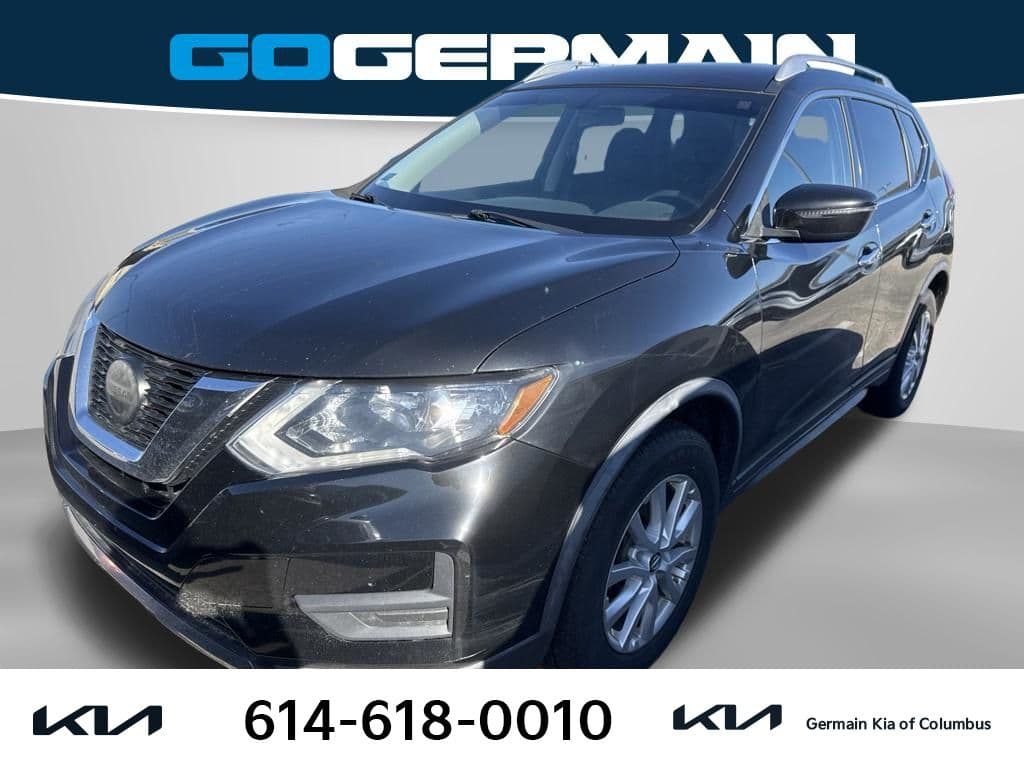 2018 Nissan Rogue SV — photo 1 of 9