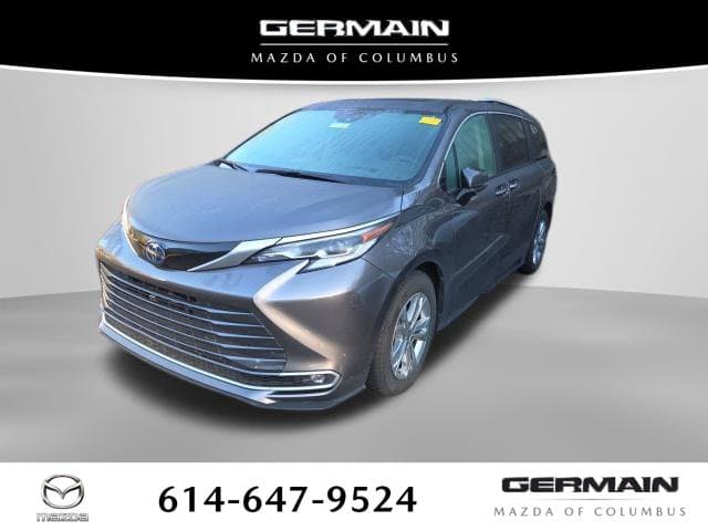 2022 Toyota Sienna Platinum — photo 1 of 13
