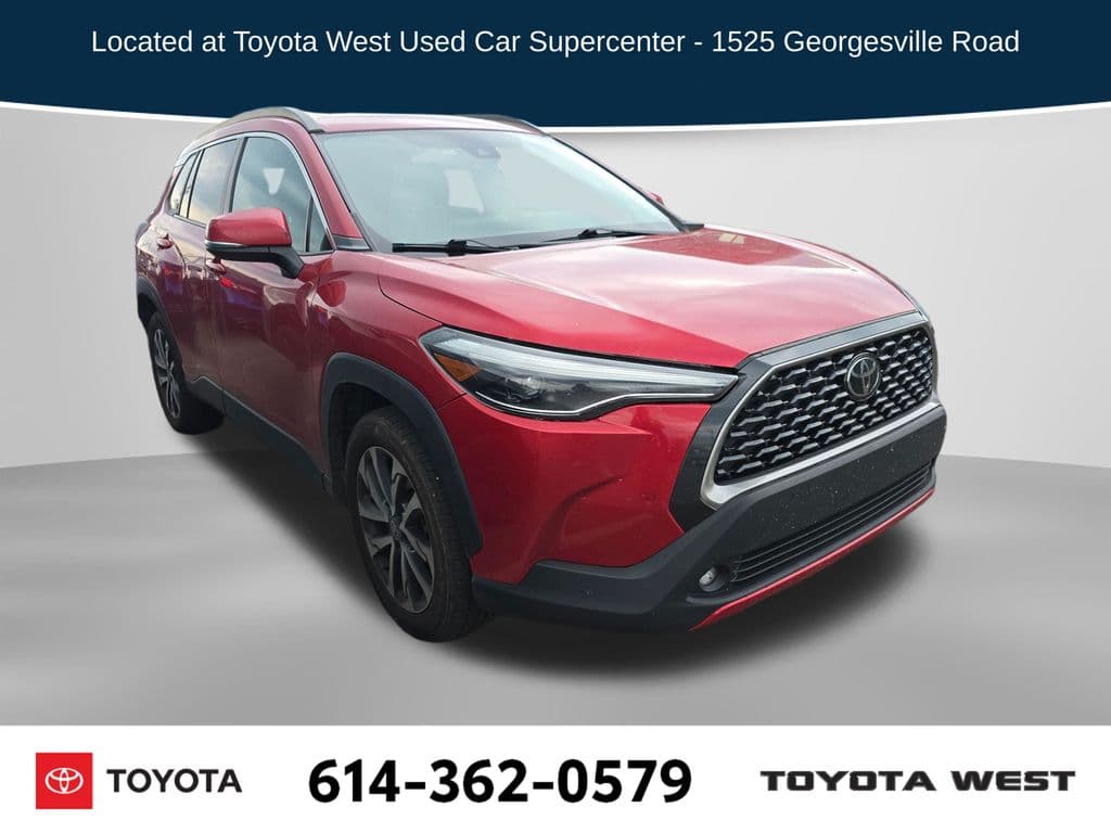2022 Toyota Corolla Cross XLE — photo 1 of 18
