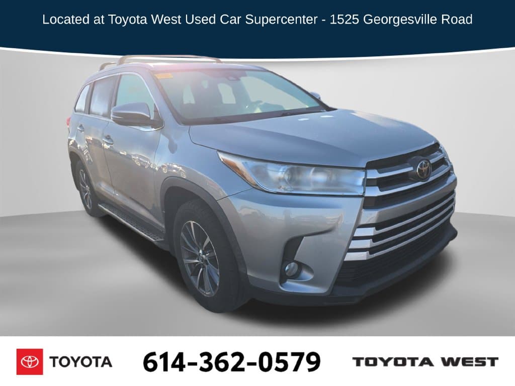 2019 Toyota Highlander Base — photo 1 of 19