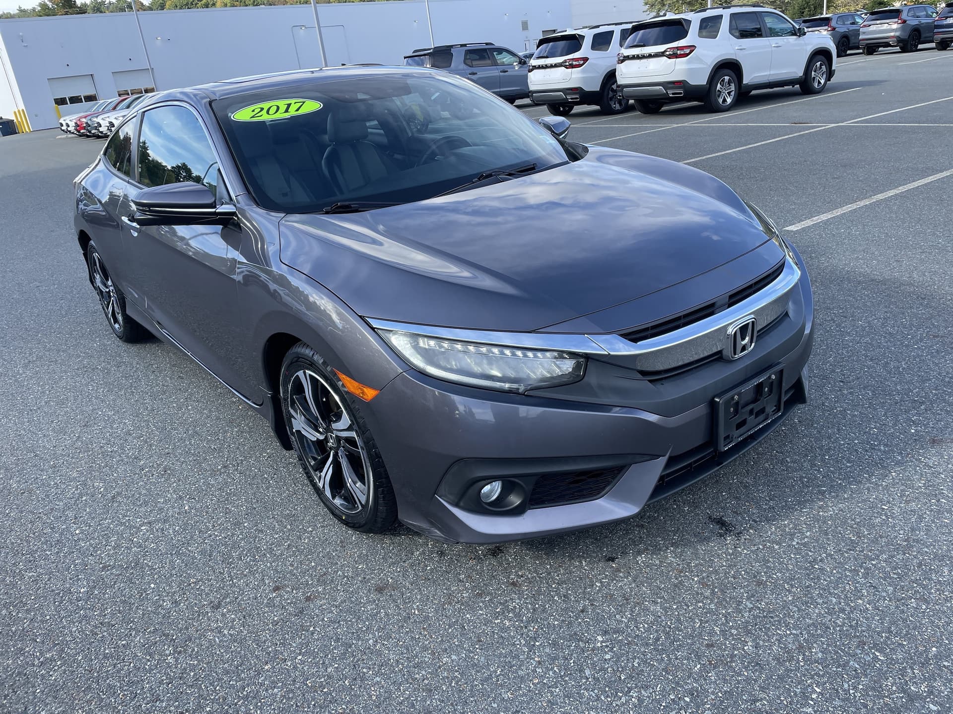 2017 Honda Civic Coupe Touring — photo 1 of 4