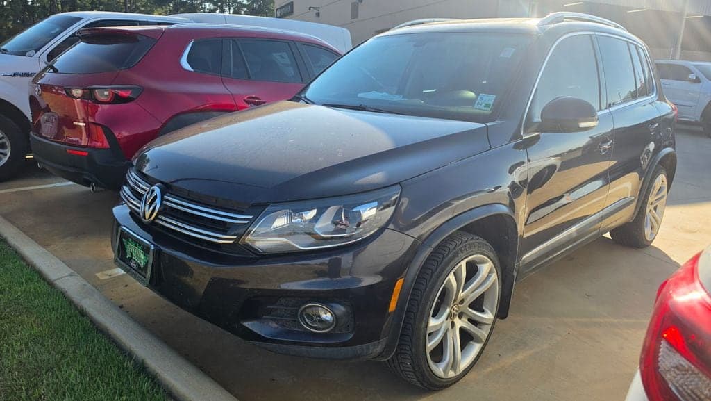 2016 Volkswagen Tiguan SEL — photo 1 of 2