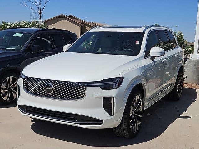 2027 Volvo XC90 Plus — photo 1 of 8